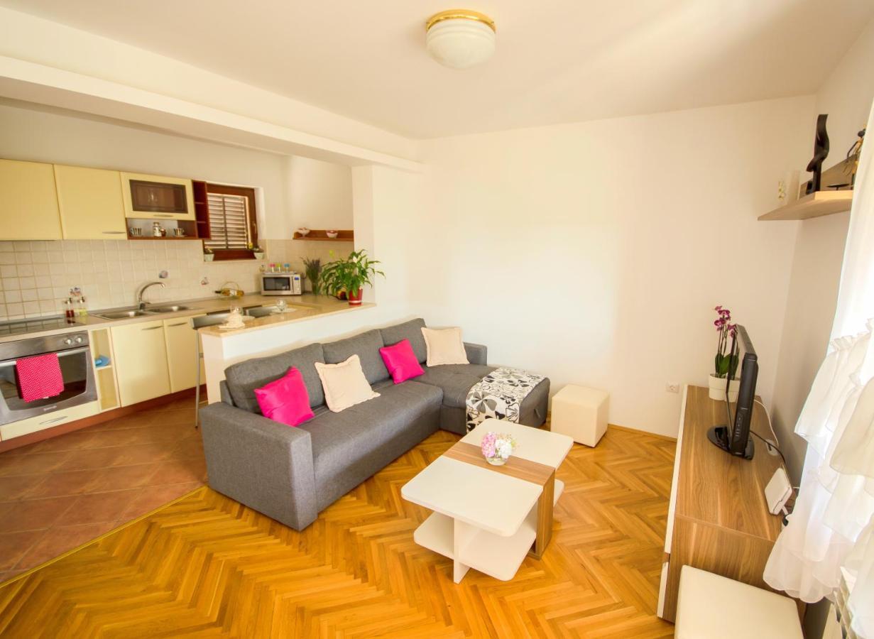 Apartment Ivis Vinkuran Exterior photo
